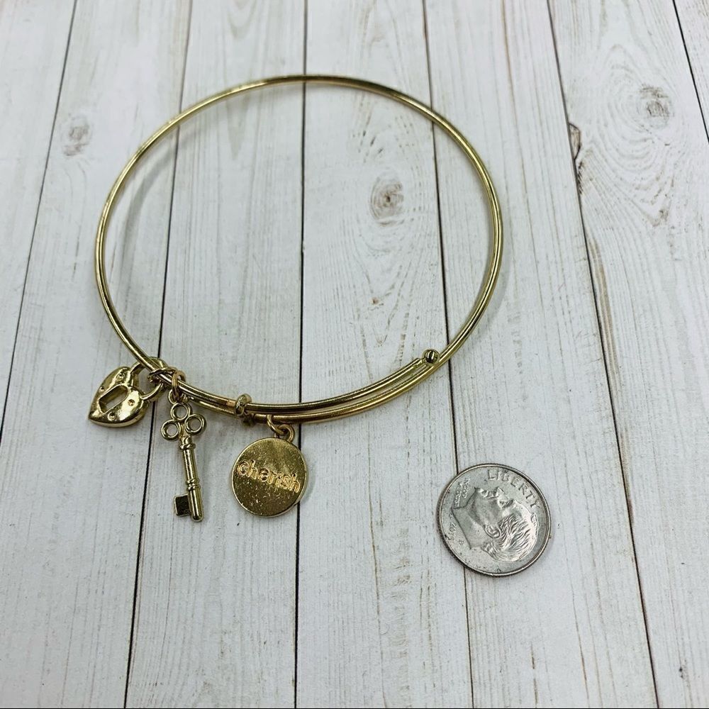 Cherish Key And Lock Gold Bracelet‎